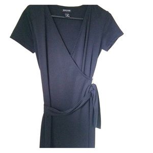 Wrap dress, New York & Co. no wrinkles!